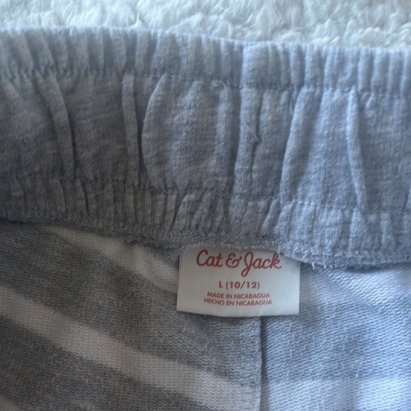 Cat & Jack Soft Shorts Gray & White Striped Size 10/12 L (Girls) - Picture 4 of 5